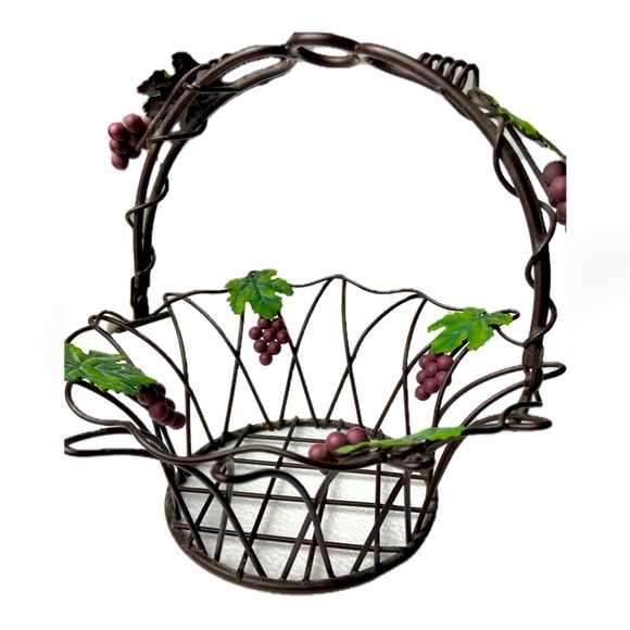 Gorgeous Grapevine Wire Basket - Picture 1 of 10